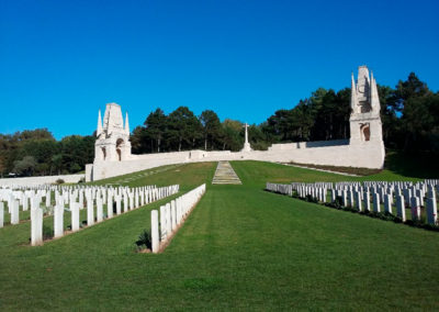Le cimetière militaire d’Étaples, paisible et impressionnant